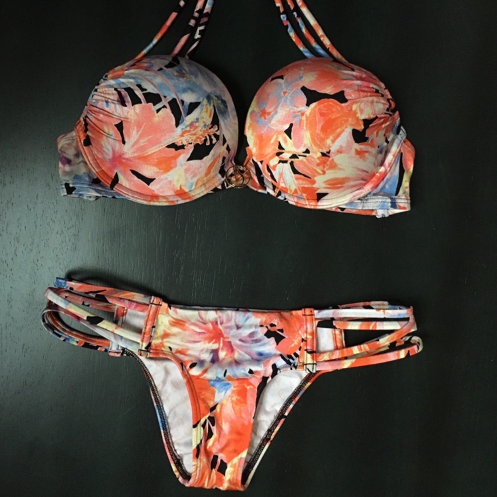 OFFERS? Victoria Secret Bombshell tropical 32B
